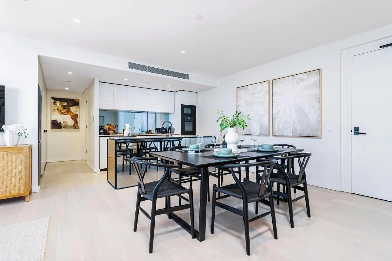The Luxe Surf And Sea Suite Gold Coast Apartment
