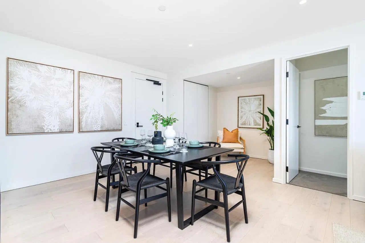 The Luxe Surf And Sea Suite Gold Coast Apartment