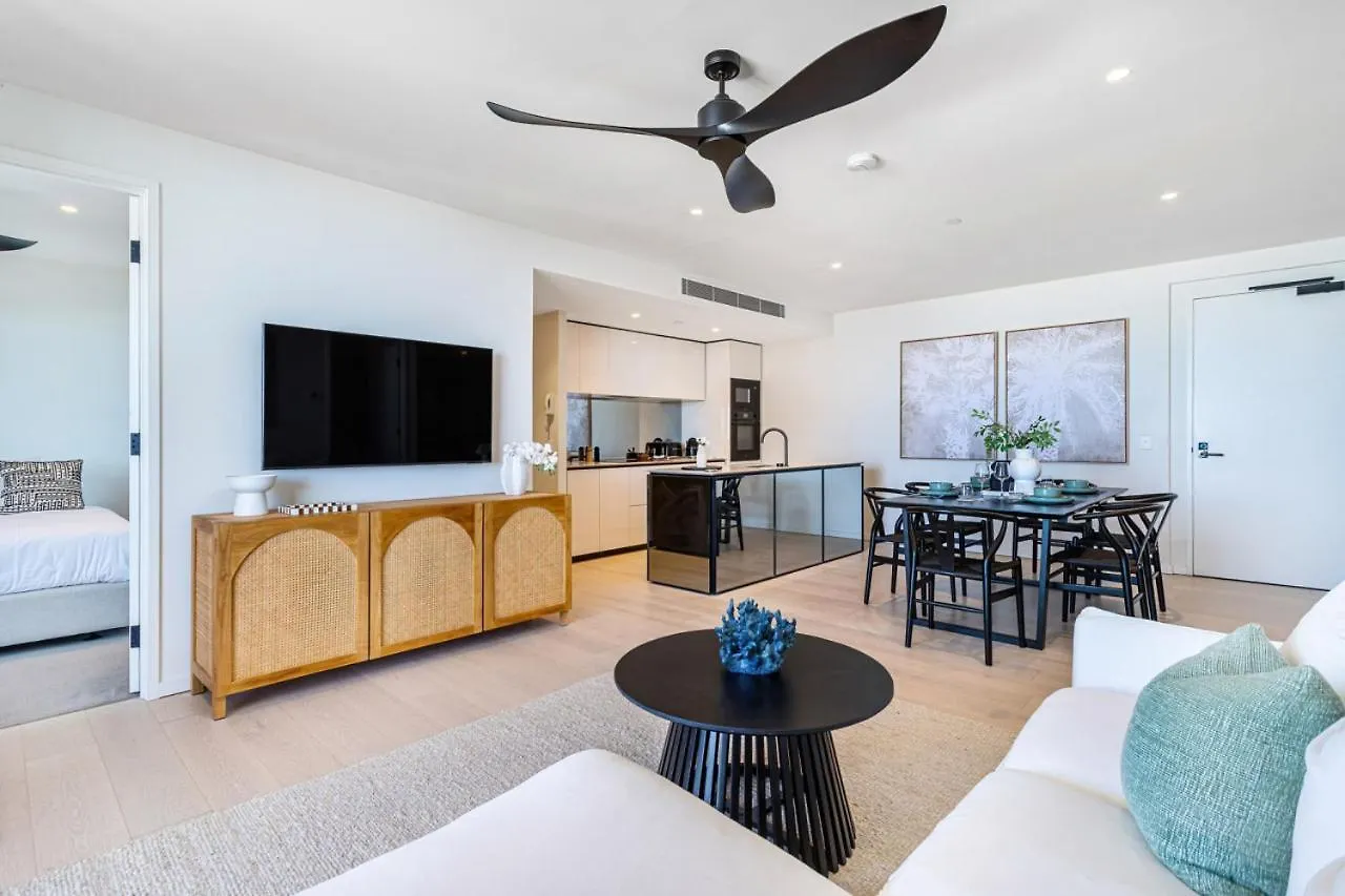 The Luxe Surf And Sea Suite Gold Coast Apartment